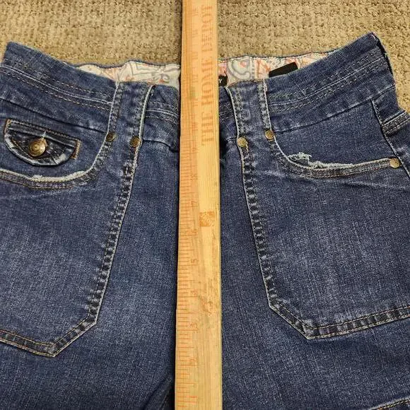 Dictionary Shorts Blue Denim Pockets Women’s Size 10 - Picture 3 of 8
